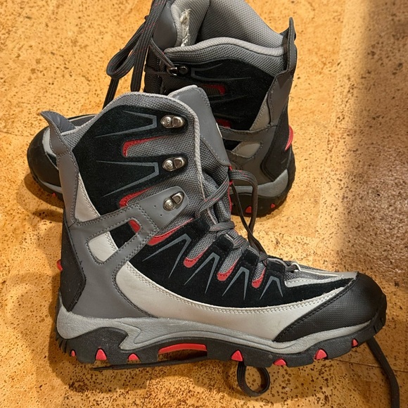 Swiss Gear Hiking Boots Men’s Size  8 Athletic Boots Thinsulate Insulation - Picture 9 of 16